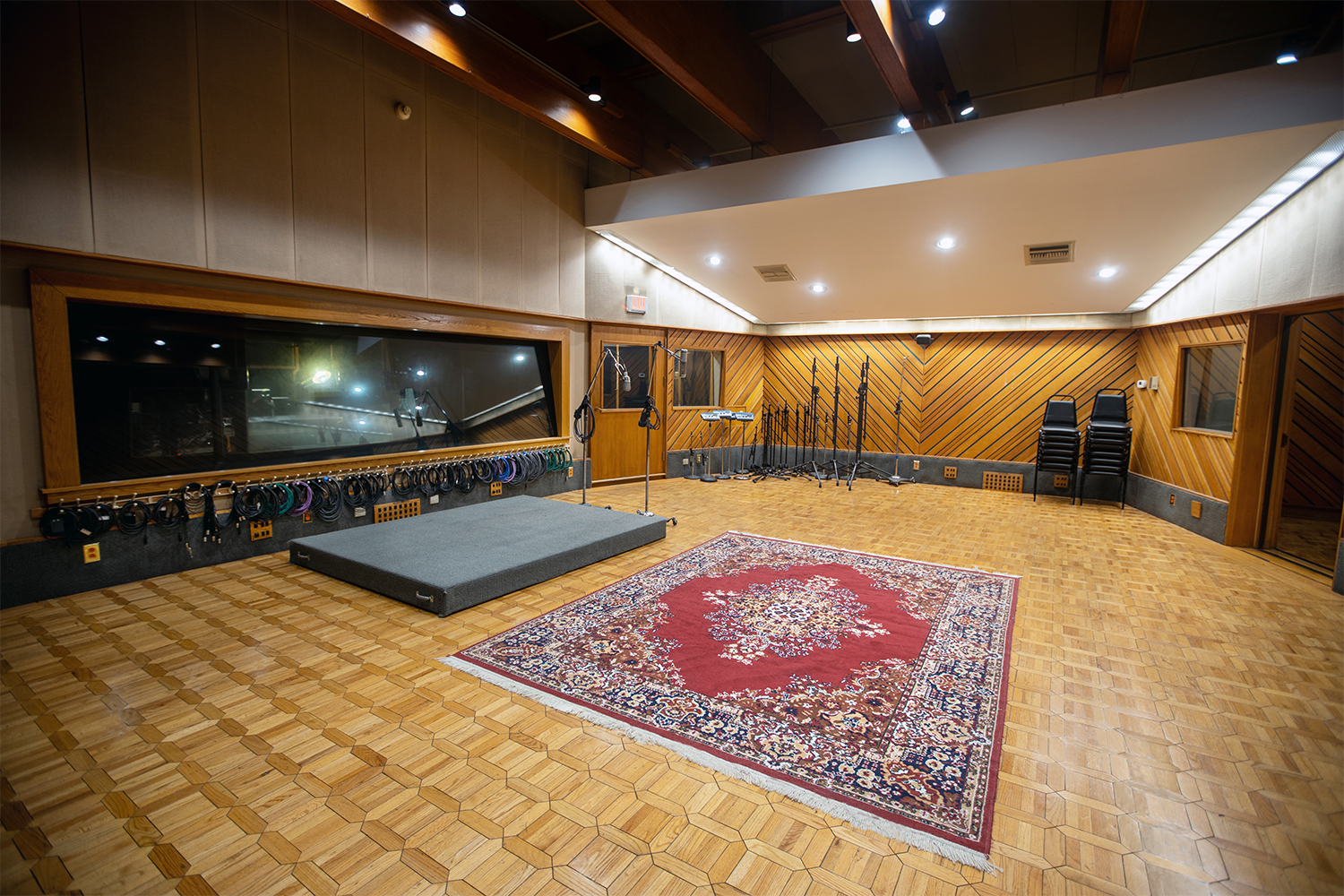 Los Angele Studio - Warner Chappell Production Music